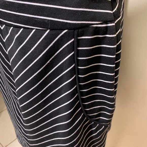 Darjoni Black White Chevron Stripe Skirt Size 6 Stretch A-Line Pockets Work Offi - Picture 2 of 10